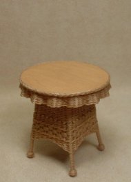 Scalloped Side End Table in Butterscotch