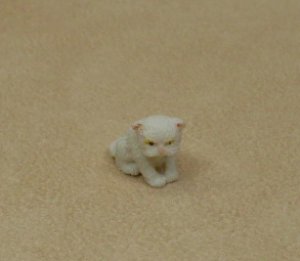 1/2" Cat in White - Click Image to Close